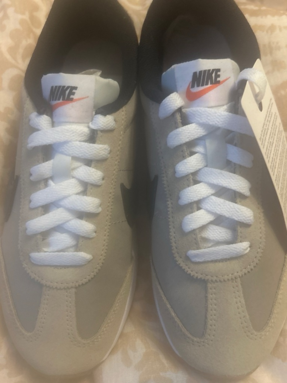 Nike Women’s Pacific Grain, White and Black Low-Top Sneakers NWT